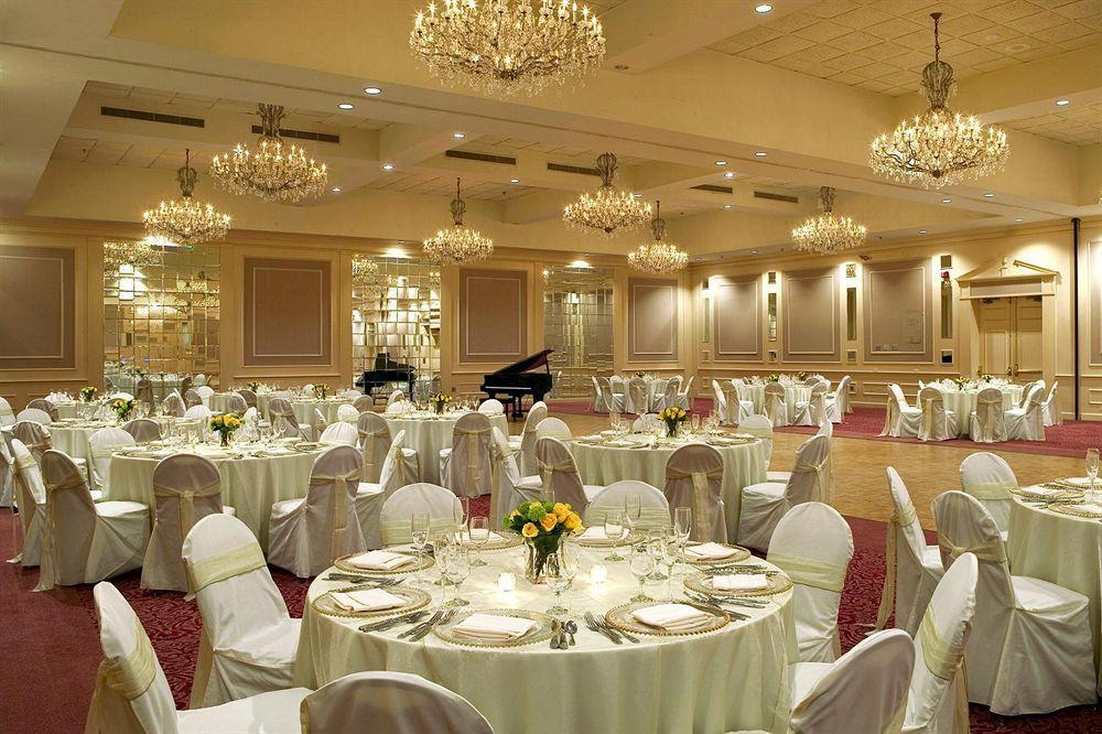 Sheraton Framingham Hotel & Conference Center Ресторант снимка