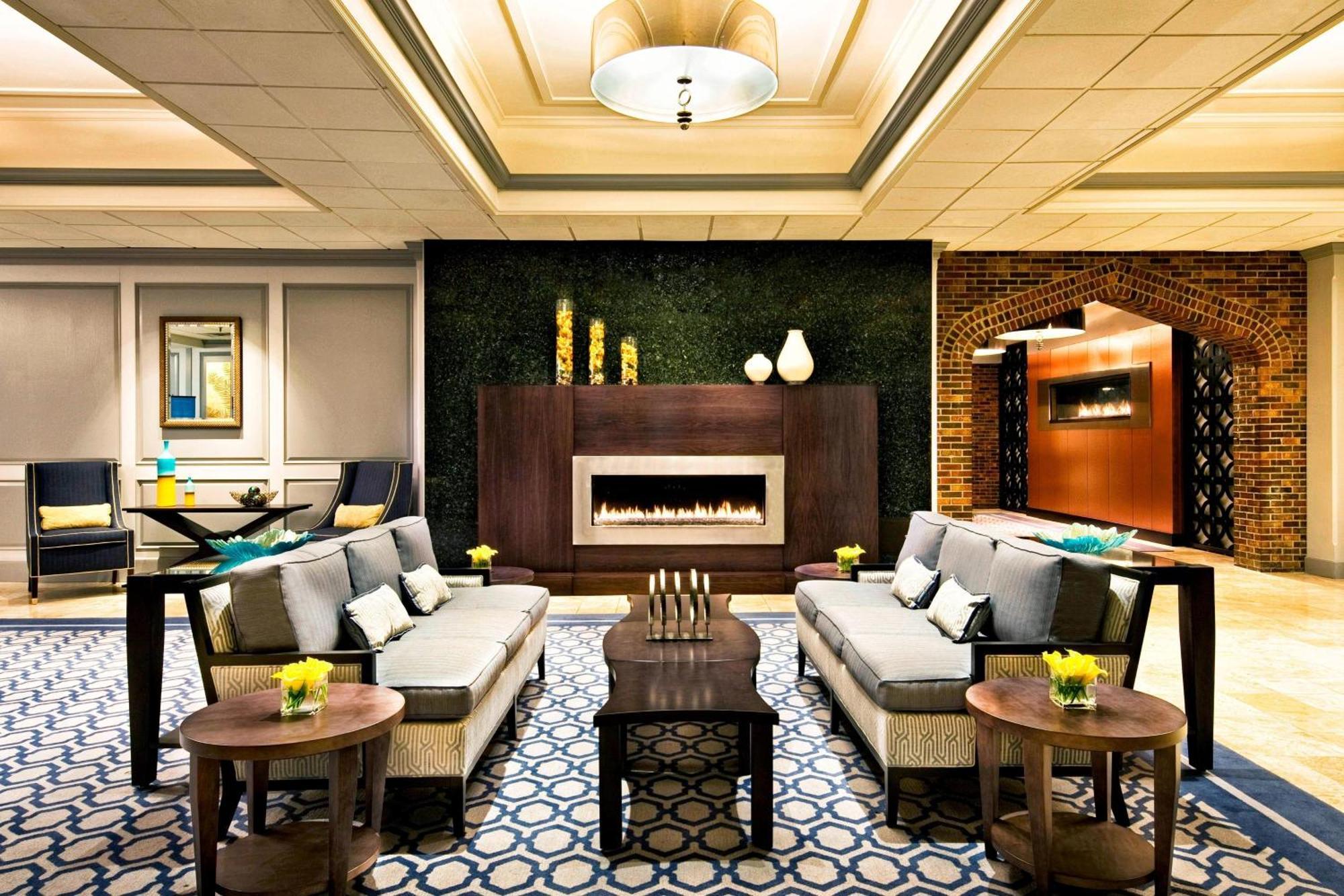 Sheraton Framingham Hotel & Conference Center Екстериор снимка