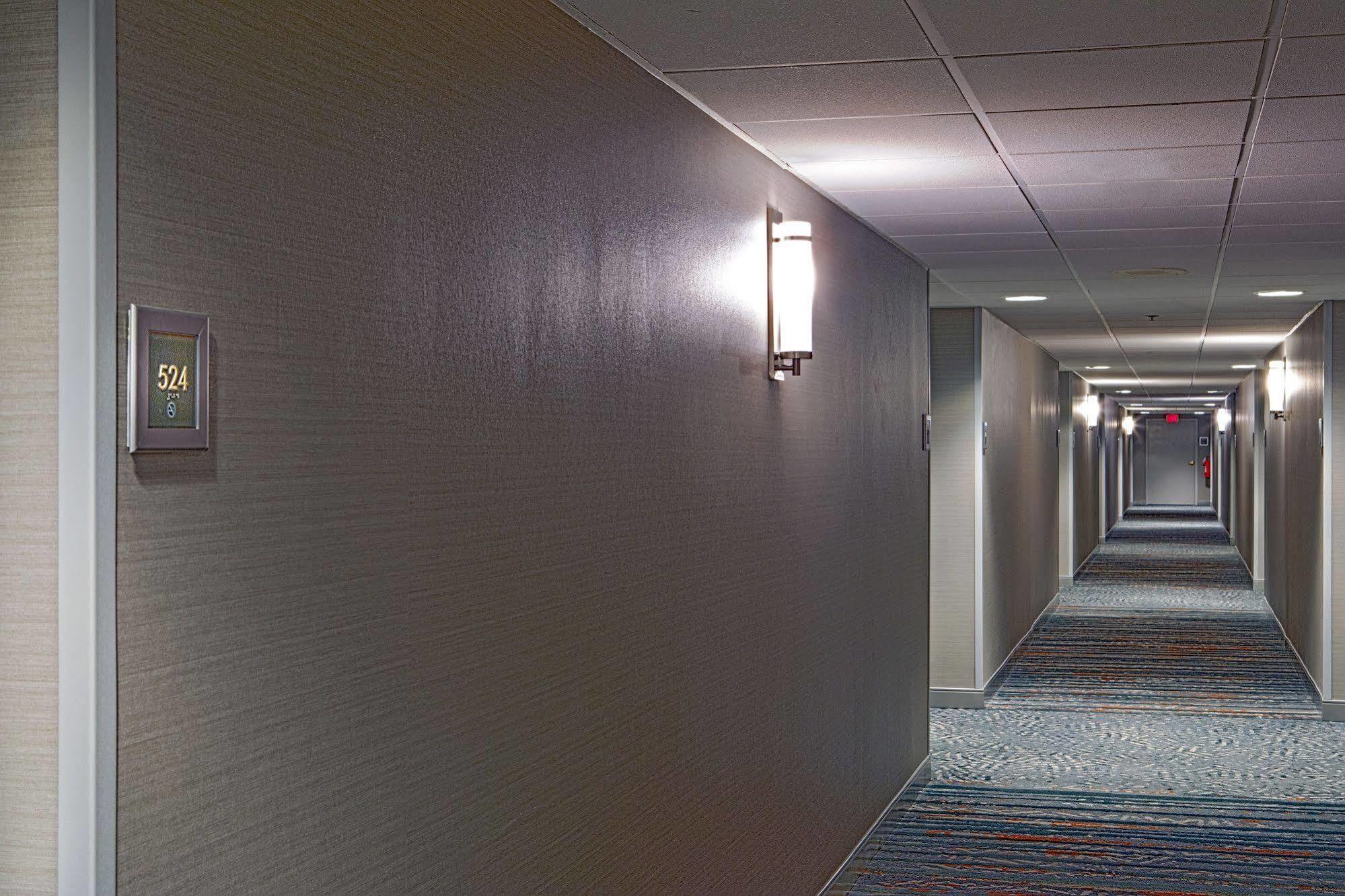 Sheraton Framingham Hotel & Conference Center Екстериор снимка