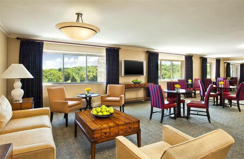 Sheraton Framingham Hotel & Conference Center Екстериор снимка